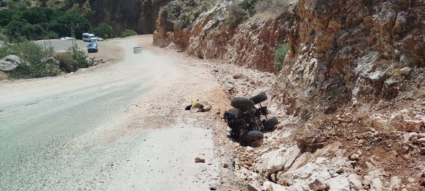 Besni Sugözü'nde Atv Kazası 4 Kişi Yaralandı2