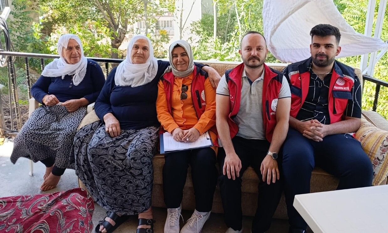 Besni'de Devlet, Yalnız Yaşayan Çınarların Yanında3