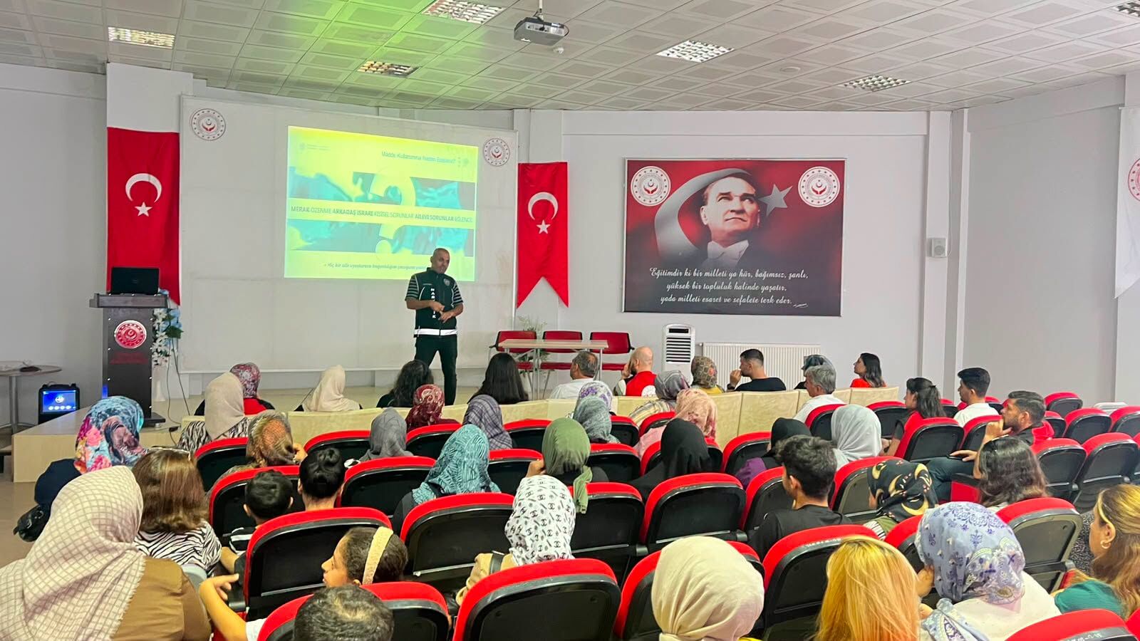 Besni’de Kadınlara “Bağımlılıkla Mücadele” Eğitimi