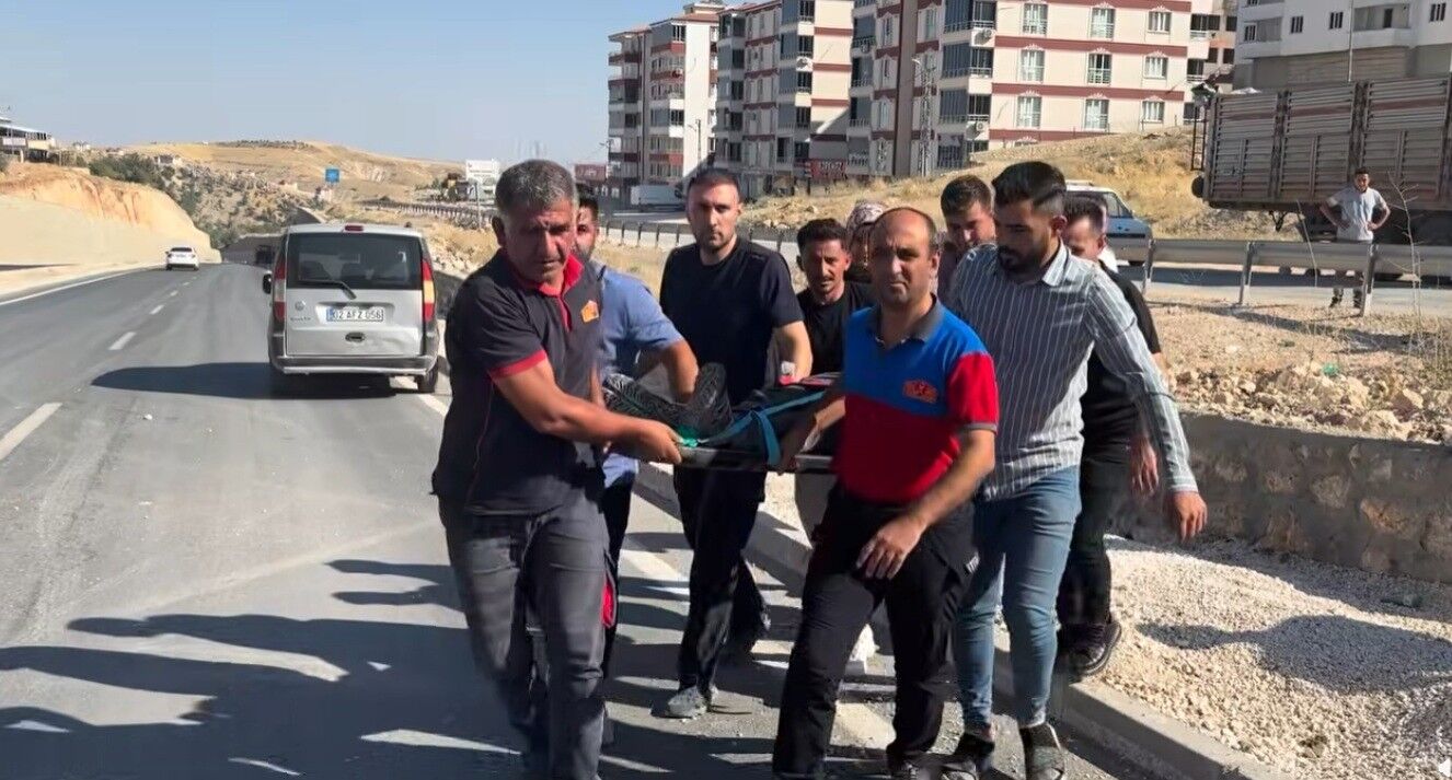 Besni'de Kontrolden Çıkan Otomobil Takla Attı2