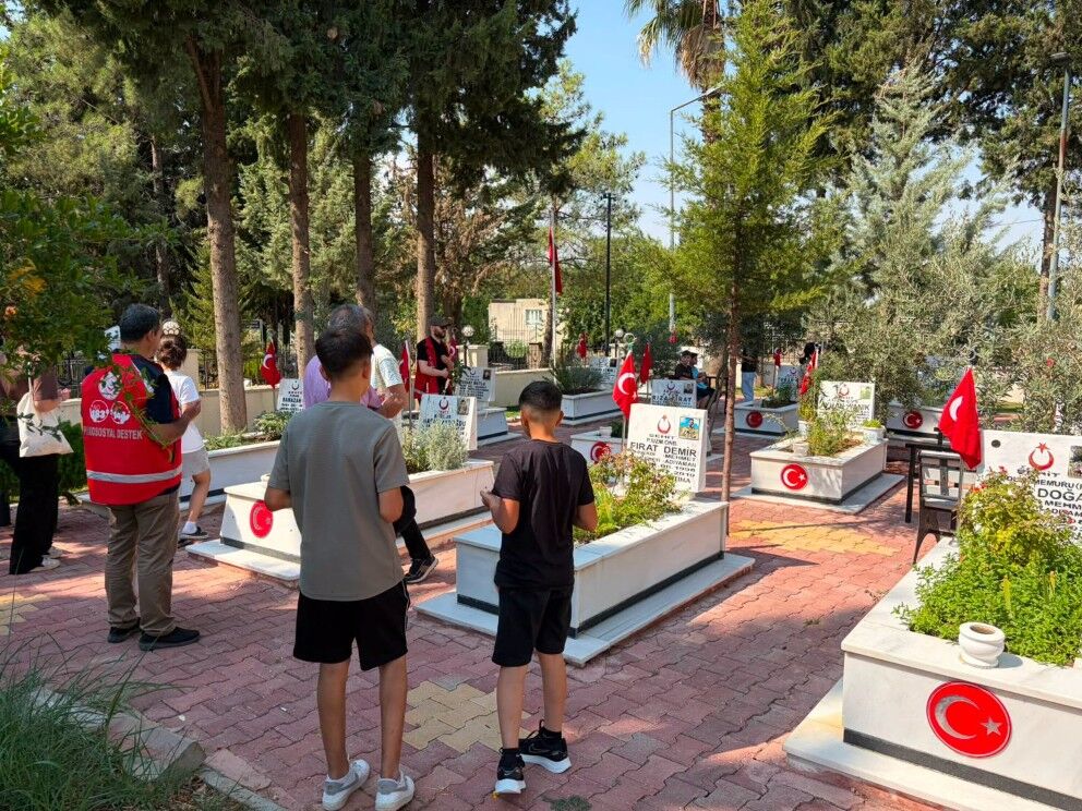 Besnili Çocuklardan Şehitlik Ve Müze Ziyareti