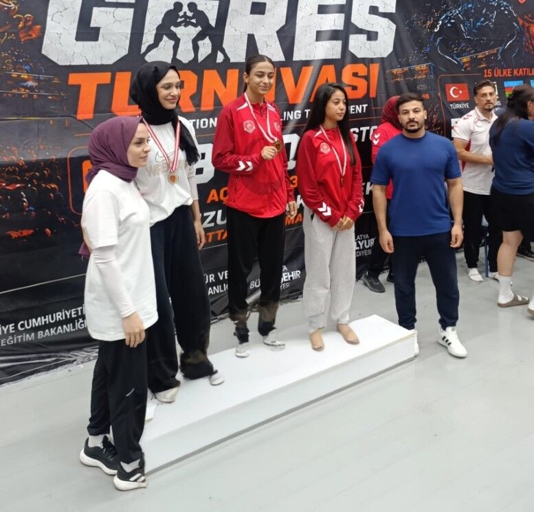 Besnili Güreşçiler Malatya’da 6 Madalya Kazandı3