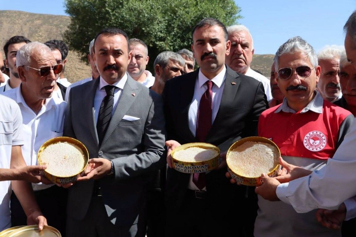 Çelikhan Bal Hasadı (2) (Orta)