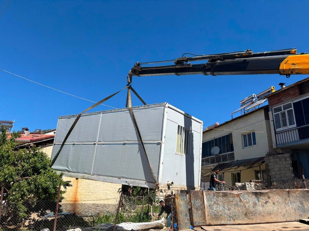 Çelikhan'da Depremin İzleri Tek Tek Siliniyor1