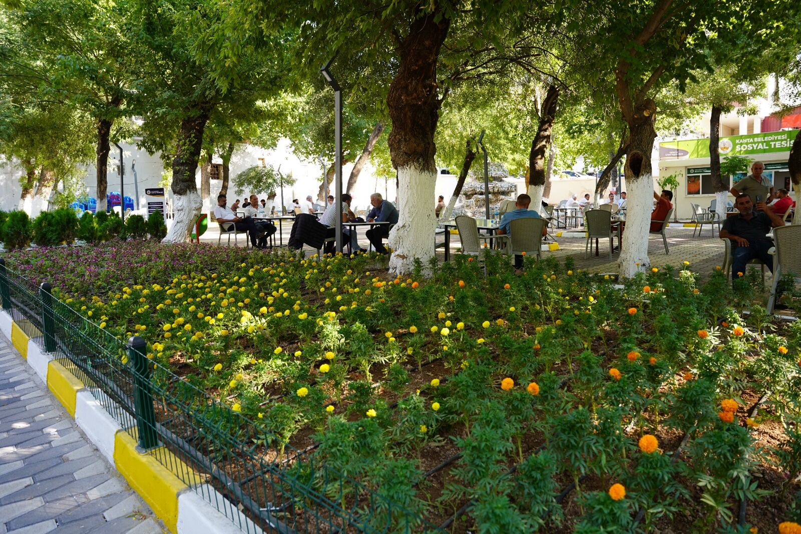 Kahta’da Belediye Çay Bahçesi Yenilenerek Açıldı2