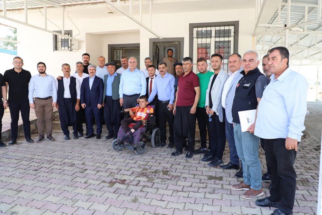Özhan’dan Besni’de Yoğun Temas Trafiği Merkez, Belde Ve Köylerde Vatandaşlarla Buluştu (10)