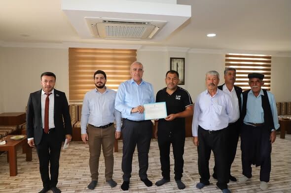 Özhan’dan Besni’de Yoğun Temas Trafiği Merkez, Belde Ve Köylerde Vatandaşlarla Buluştu (12)