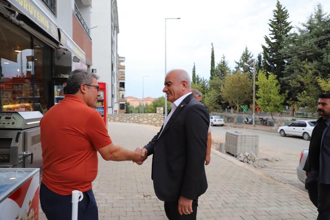 Özhan’dan Besni’de Yoğun Temas Trafiği Merkez, Belde Ve Köylerde Vatandaşlarla Buluştu (16)