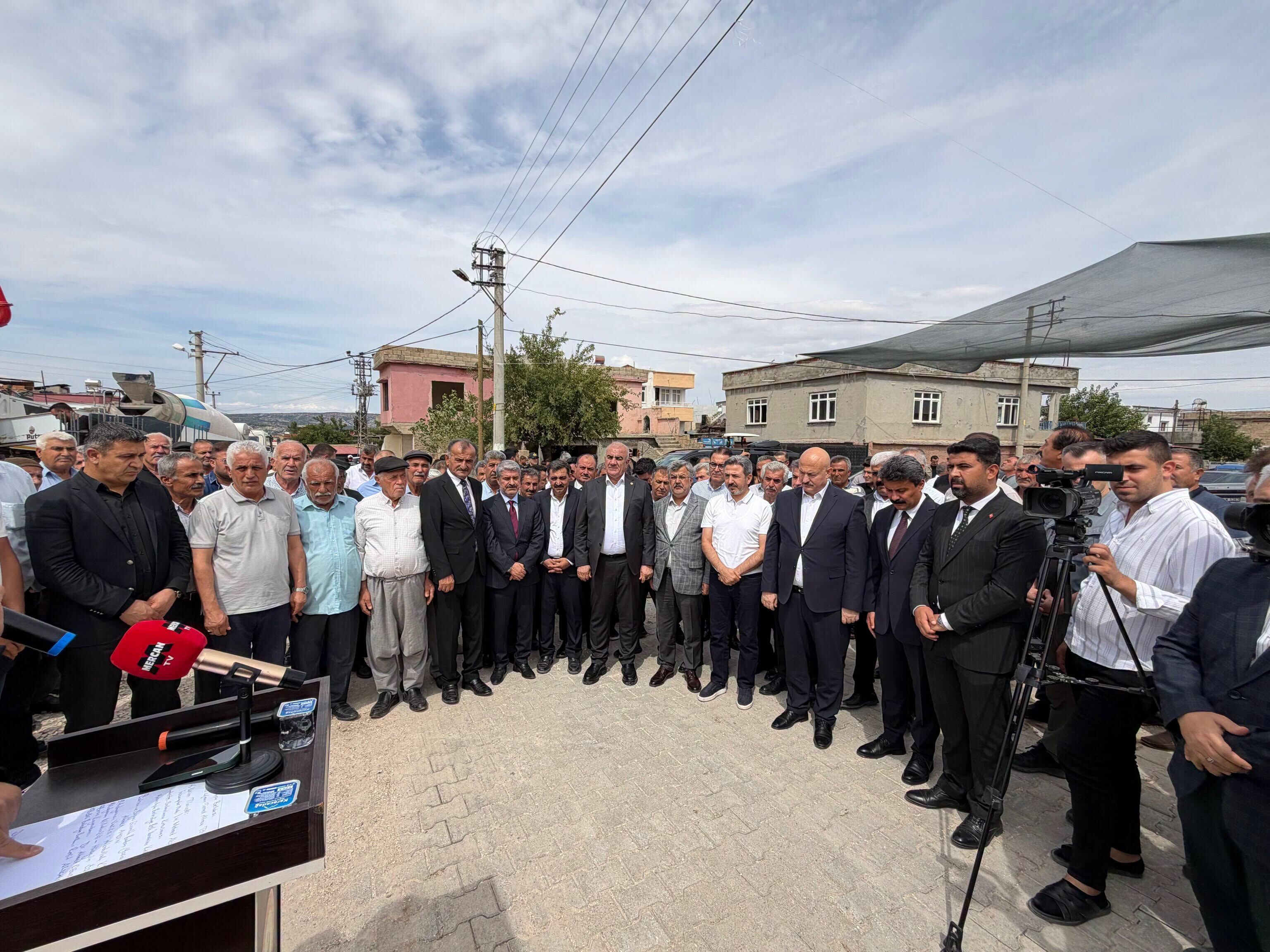 Özhan’dan Besni’de Yoğun Temas Trafiği Merkez, Belde Ve Köylerde Vatandaşlarla Buluştu (25)
