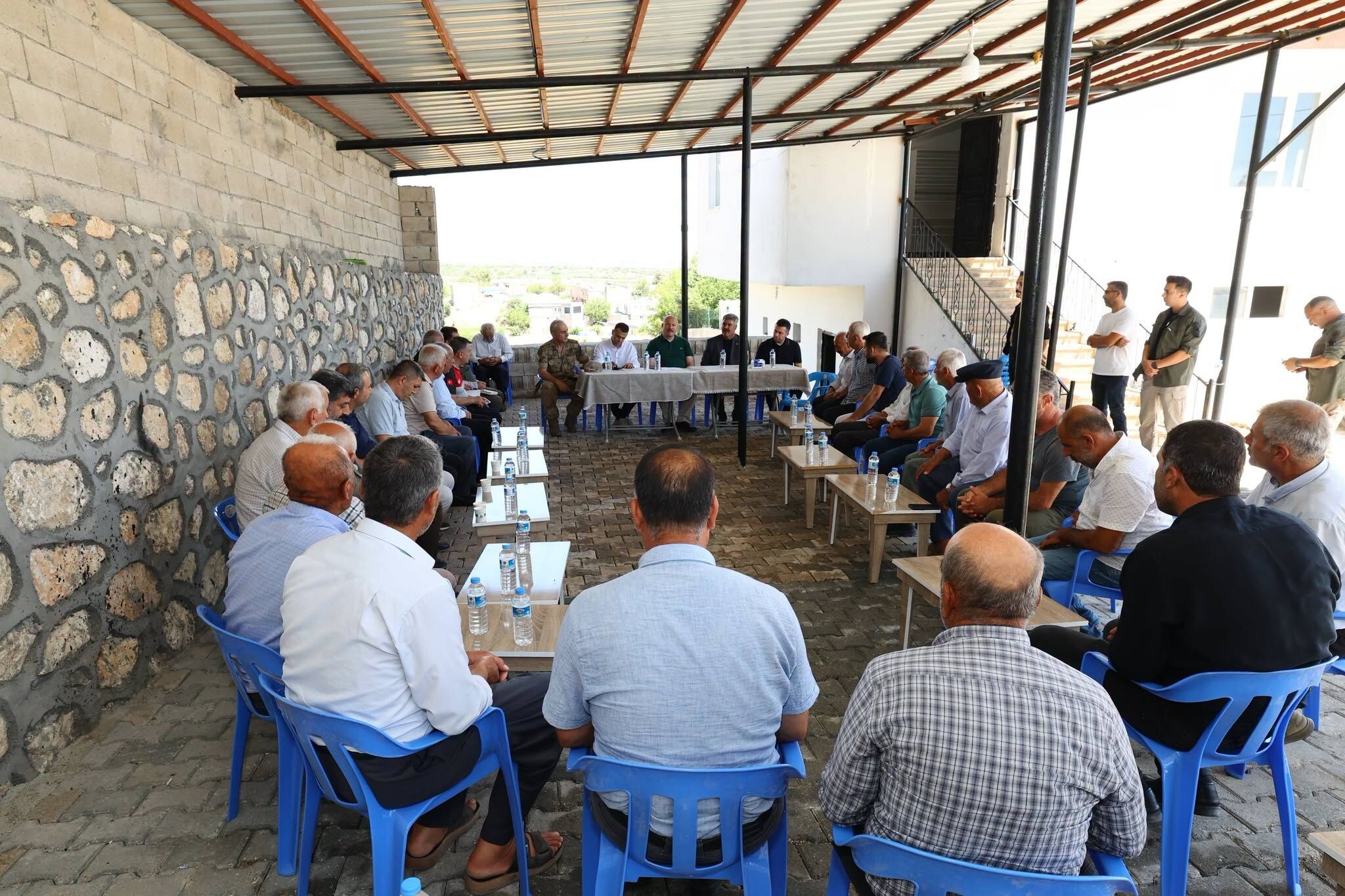 Vali Abdullah Küçük Yenigüven Köyü'nde Vatandaşlarla Buluştu (2)