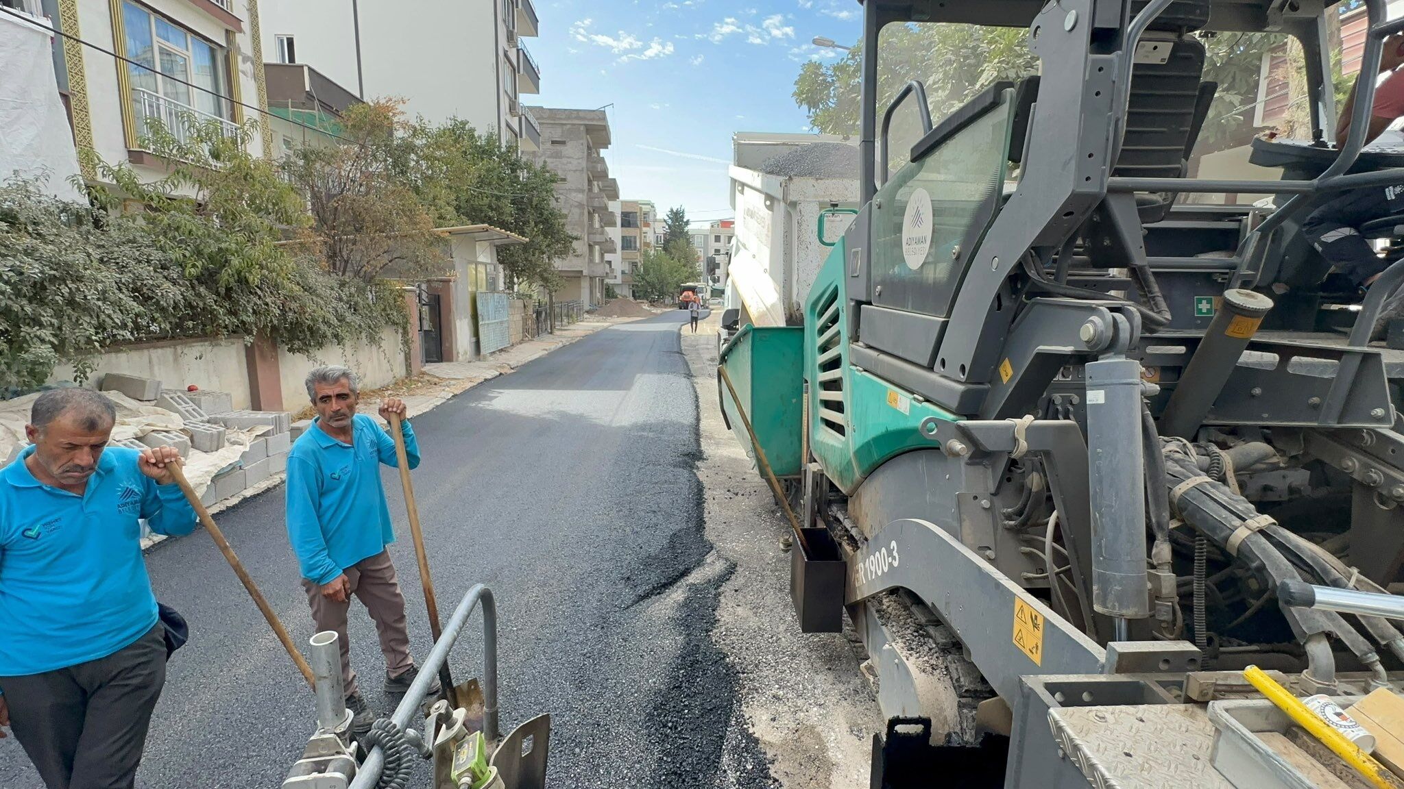 Adıyaman’da 1121 Nolu Sokakta Asfalt Yenileme Çalışması (3)