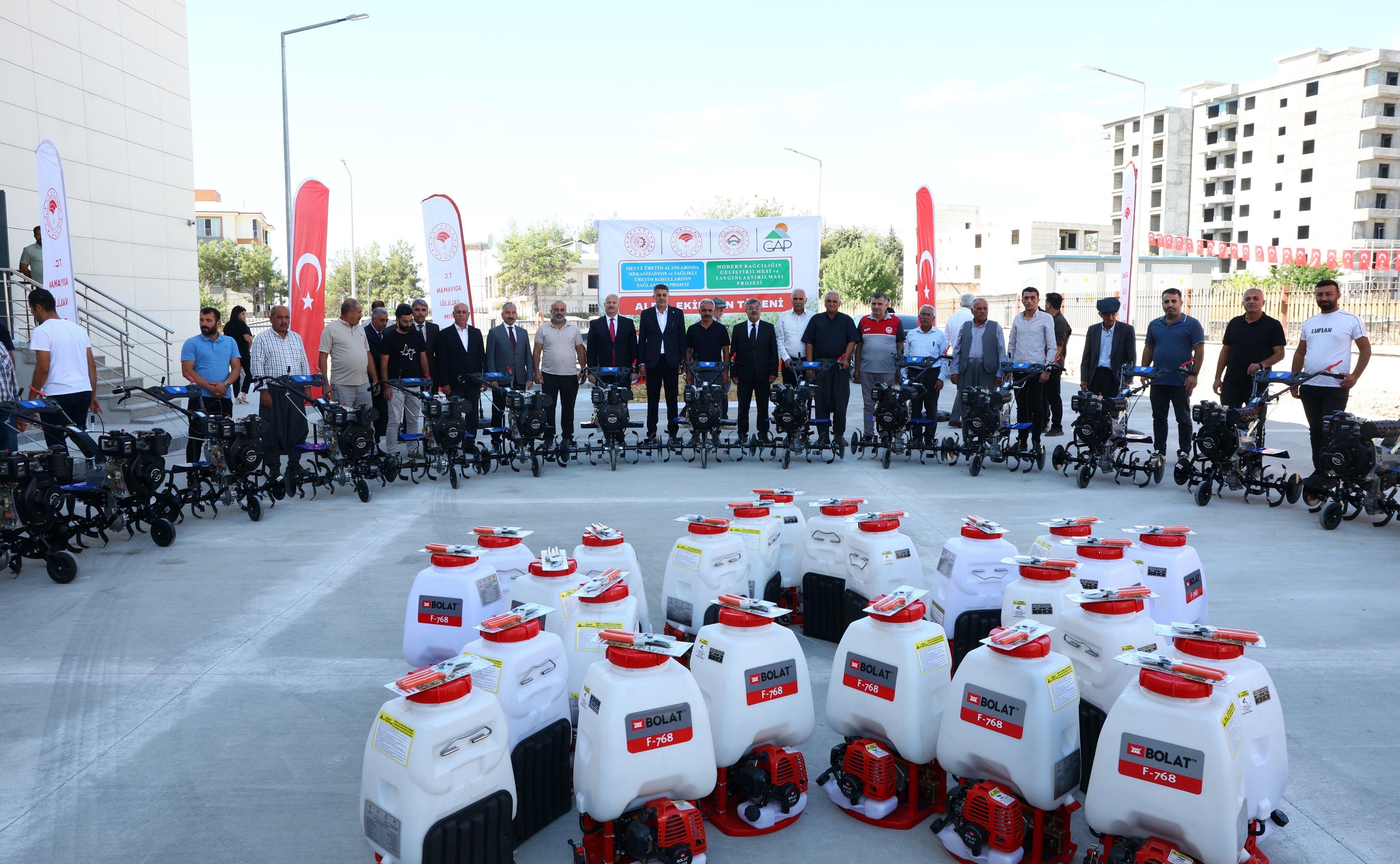Adıyaman’da Çiftçilere Tarım Alet Ve Ekipmanı Desteği Sağlandı (2)