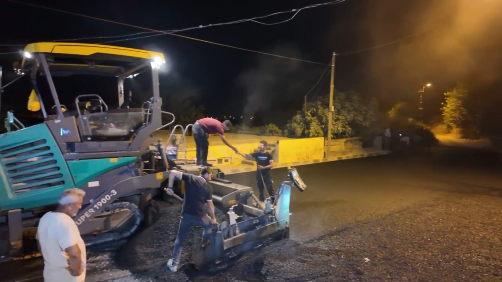 Adıyaman’da Felaket Yolu Ve Gül Küme Evleri Asfaltlanıyor (2)