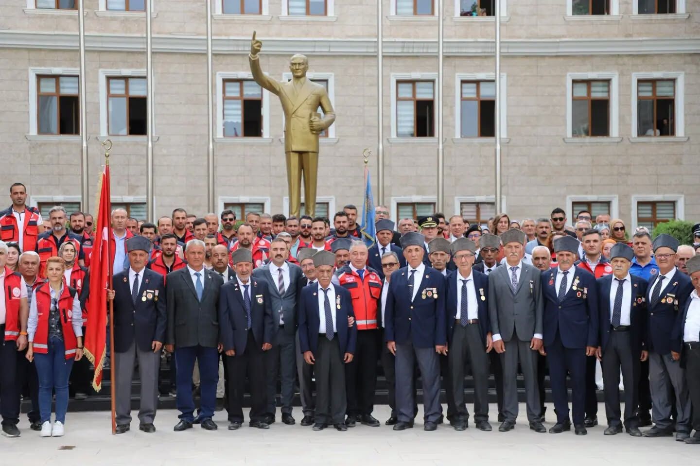 Adıyaman’da Gaziler Günü’nde Kortej Yürüyüşü Düzenlendi1