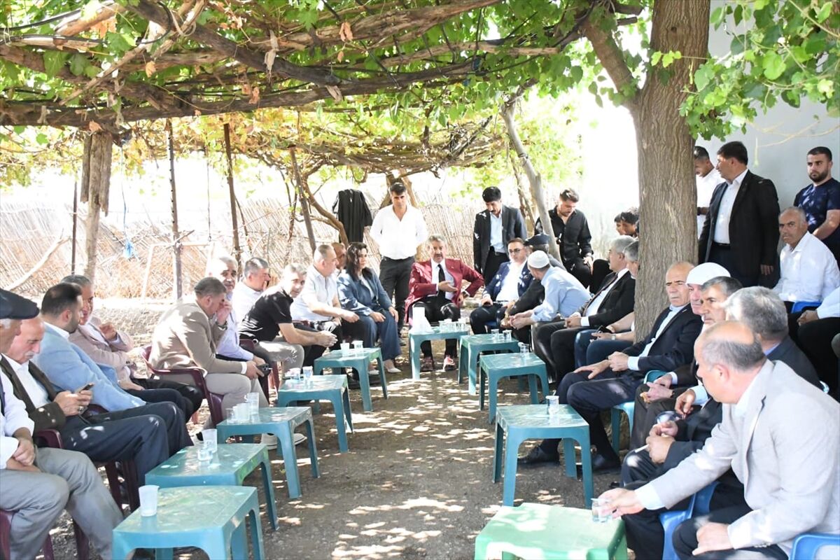 Vekil Tatar Silopi Köylerinde Vatandaşlarla Buluştu