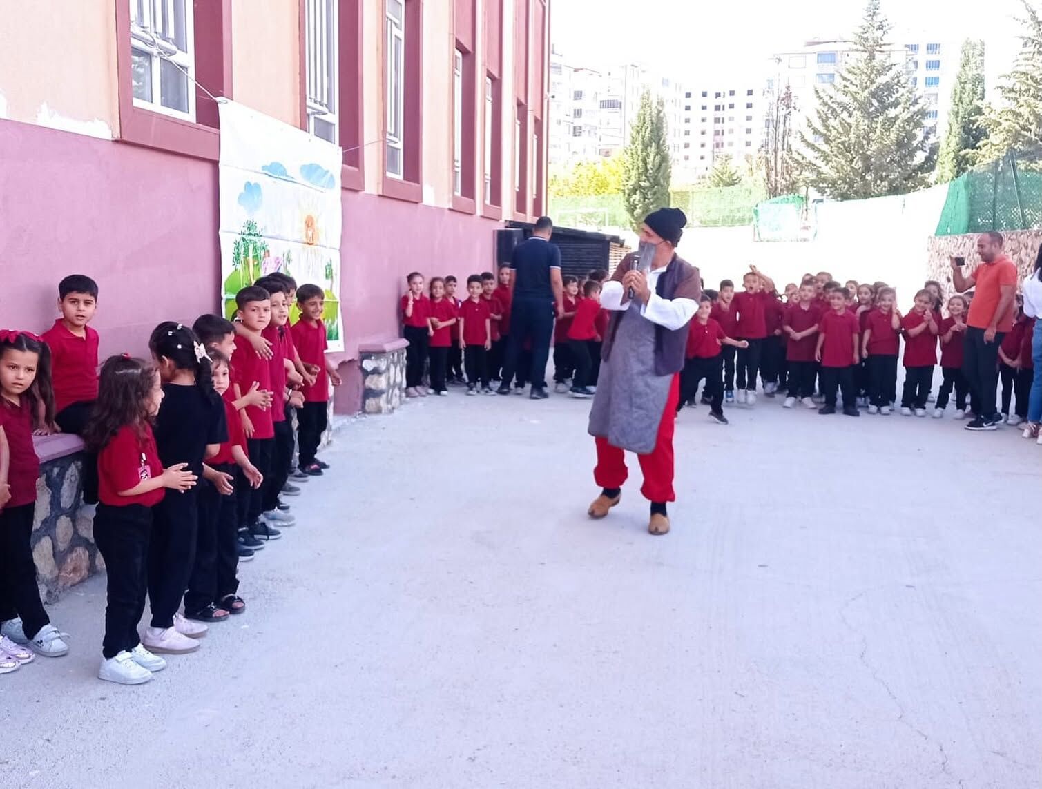 Besni Eğitim Bayramı’nda Minikler Için Tiyatro Şöleni (2)