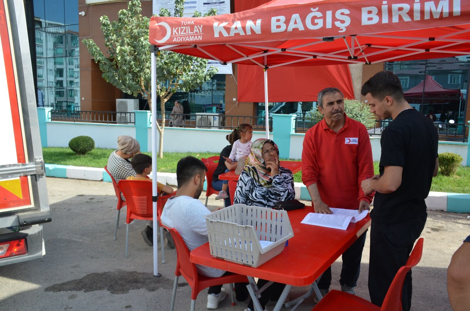 Besni Eğitim Bayramı’nda Vatandaşlar Kan Bağışladı (1)