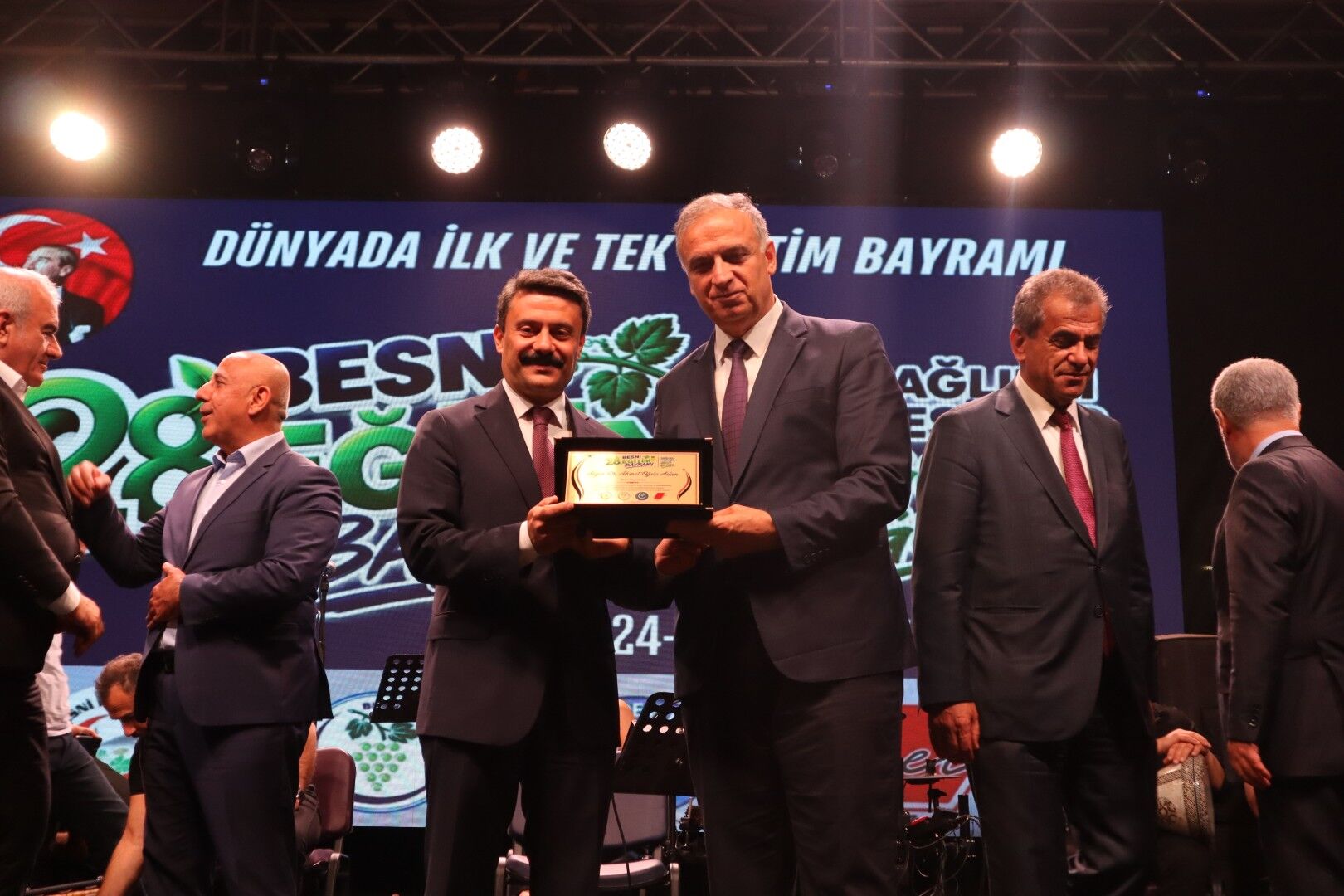 Besni’de Eğitim Bayramı Konseri Coşkuyla Gerçekleşti (10)