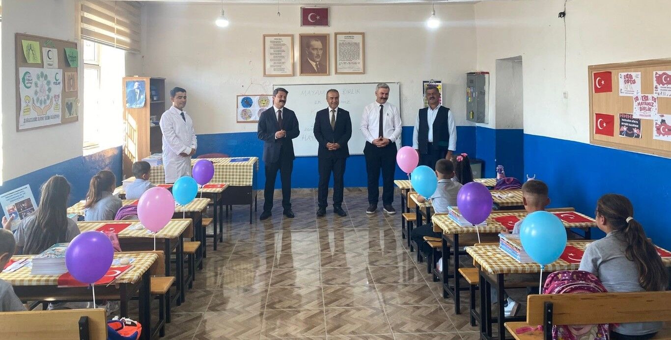 Besni’de İlk Zili Bereketli’de Kaymakam Aslan Çaldı3