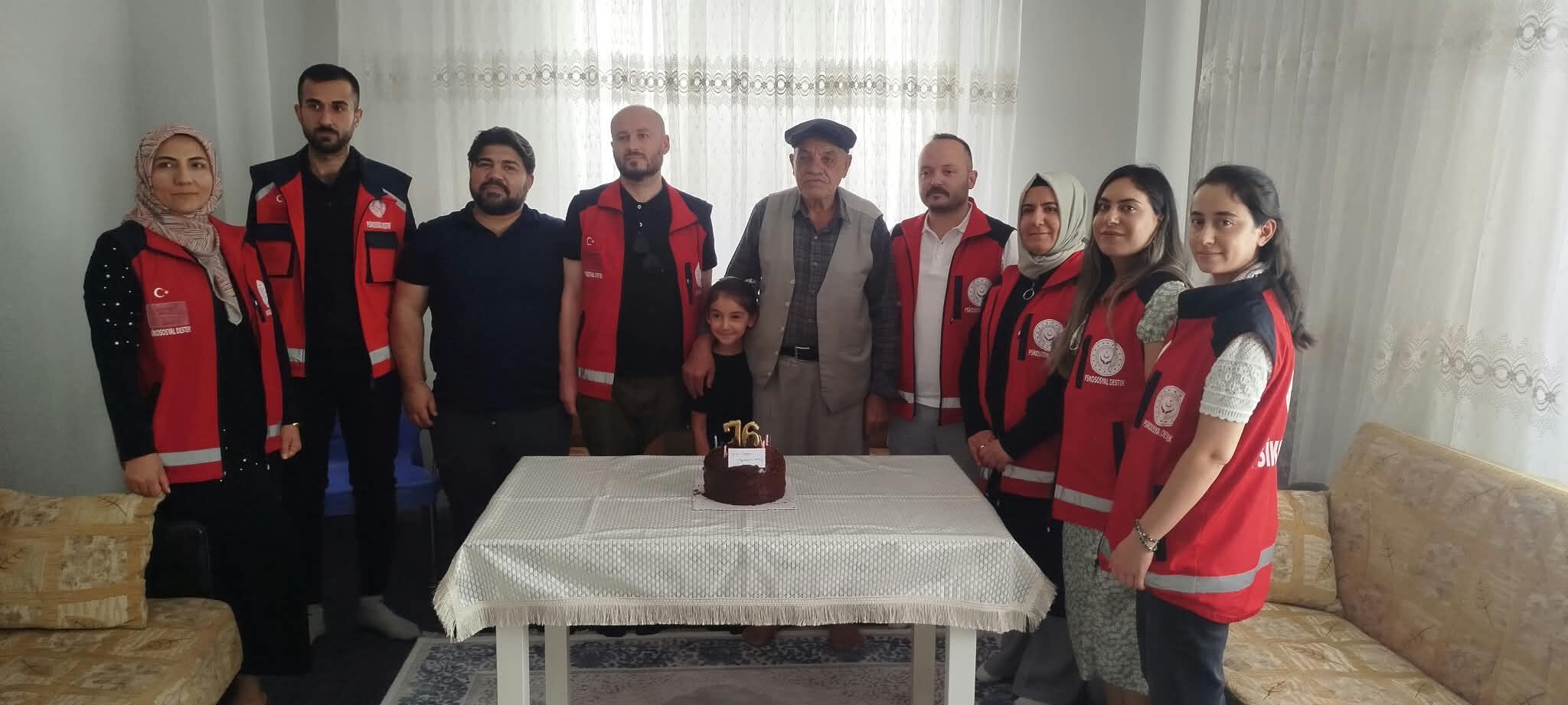 Besni’de Mehmet Amca’ya Çınarlara Vefa Sürprizi