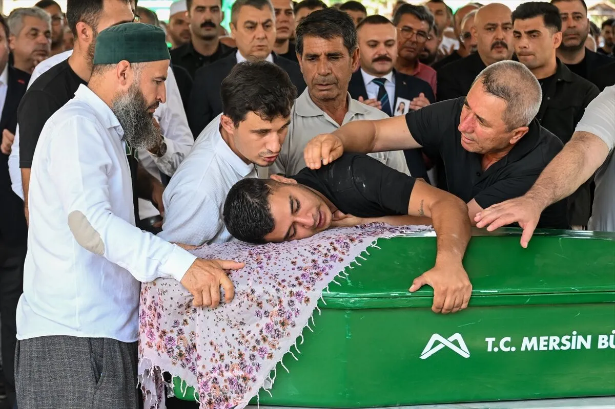Besnili Anne Hemşire Gürel Can Yeleği (1)