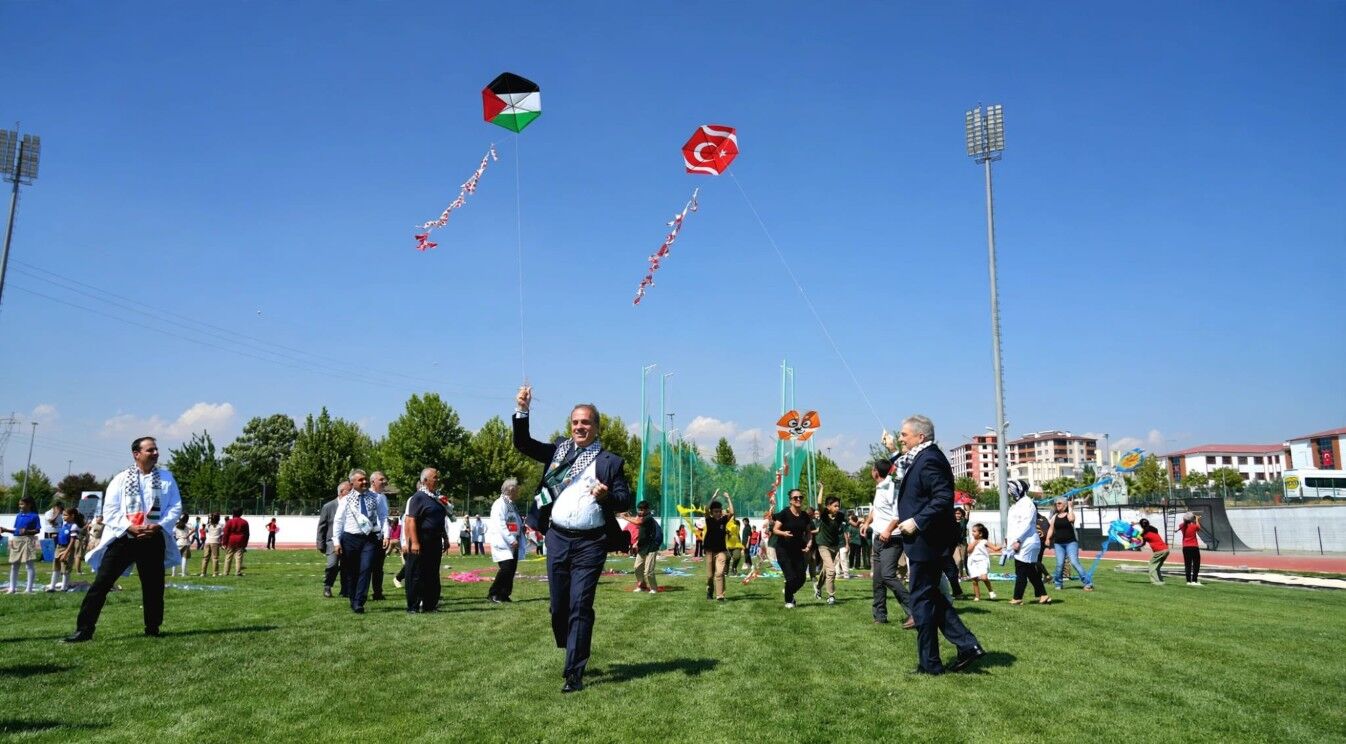Filistinli Çocuklar İçin Gökyüzüne Uçurtmalar Salındı
