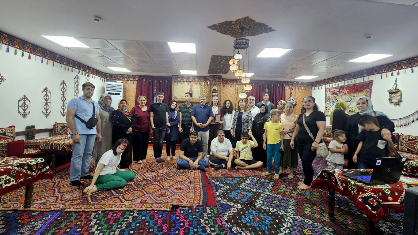 Otizmli Bireylerin Ailelerine Özel Eğitim Semineri (4) (Orta)