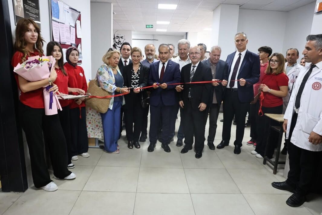 Şambayat Anadolu Lisesi’nde Gani Şahin Kütüphanesi Açıldı (1)-1
