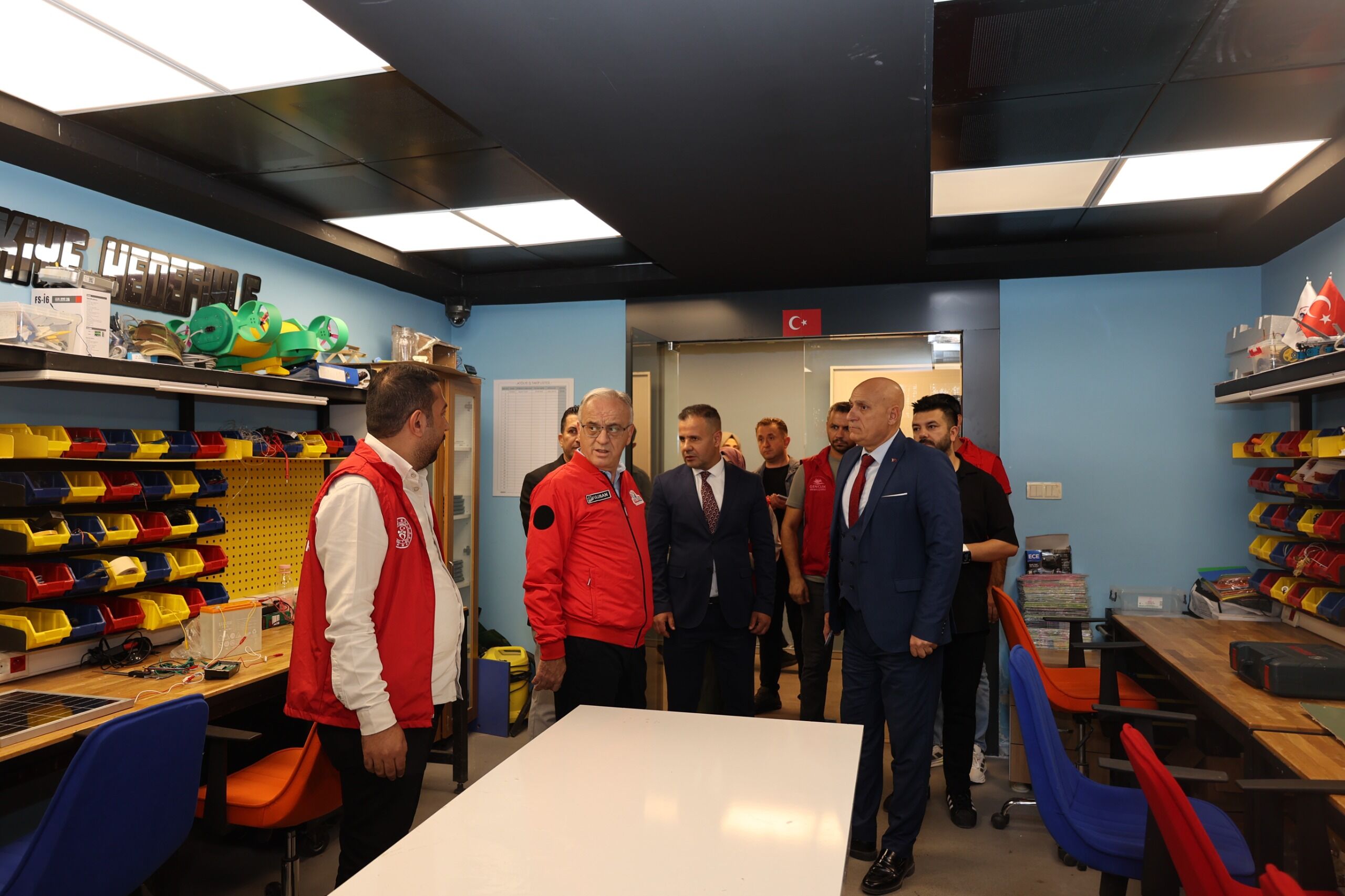Tuncay Ulusen’den Adıyaman Gençlik Merkezi’ne Ziyaret (2)