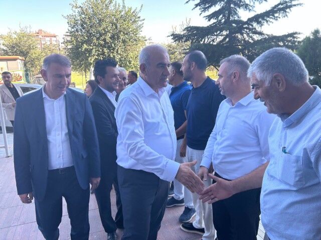 Türkiye Yüzyılı Buluşmaları Kapsamında Diyarbakır’da Vatandaş, Esnaf, Gençler Ve Stk’larla Buluştu. (1) (Küçük)