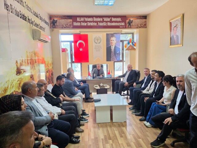Türkiye Yüzyılı Buluşmaları Kapsamında Diyarbakır’da Vatandaş, Esnaf, Gençler Ve Stk’larla Buluştu. (3) (Küçük)