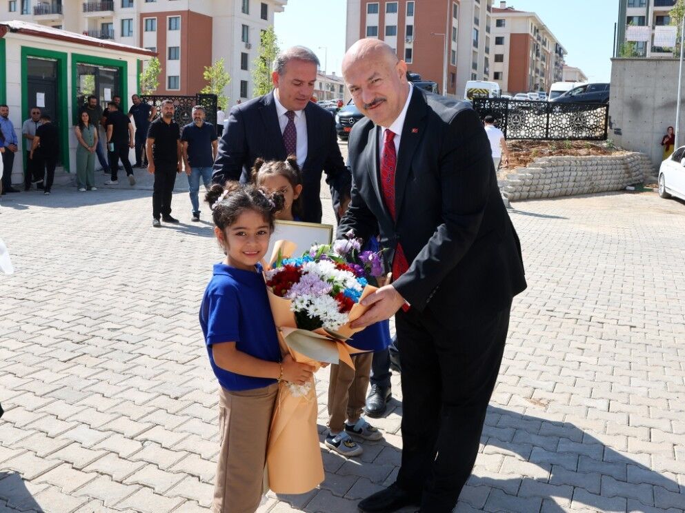 Vali Küçük, Adıyaman’da İlk Dersi Başlattı1