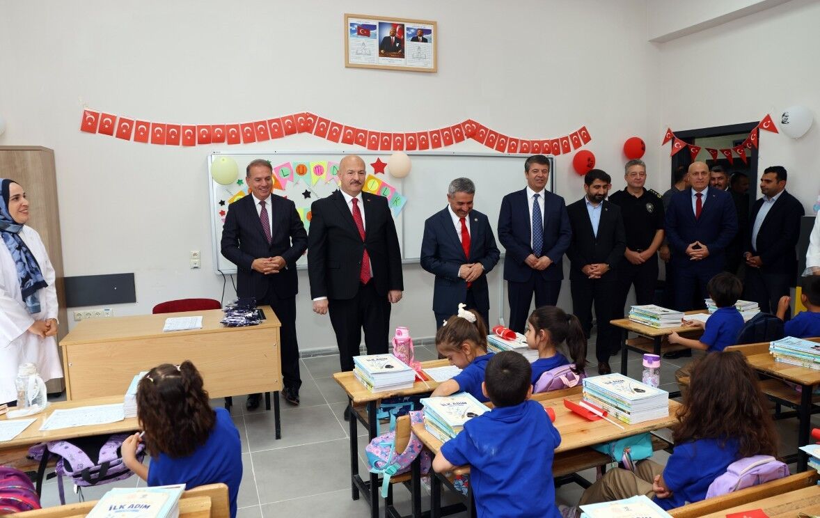 Vali Küçük, Adıyaman’da İlk Dersi Başlattı2