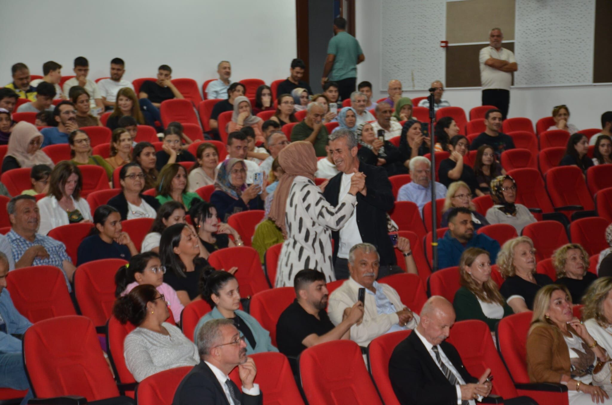 “Yeni 80’Ler 90’Lar” Gösterisi Besnilileri Geçmişe Götürdü (1)