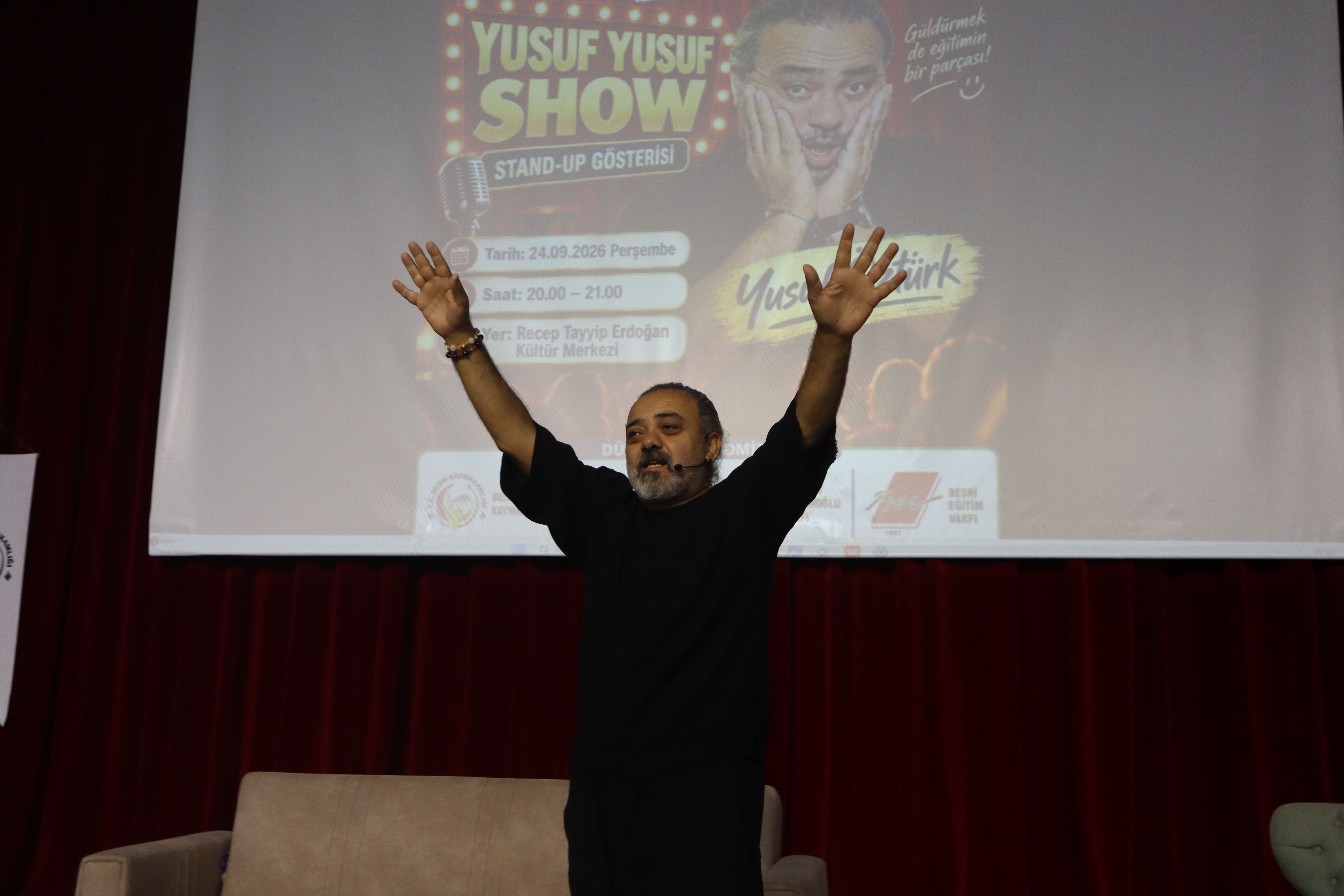 Yusuf Yusuf Show, Besni Eğitim Bayramı’nda Kahkahaya Boğdu (5)