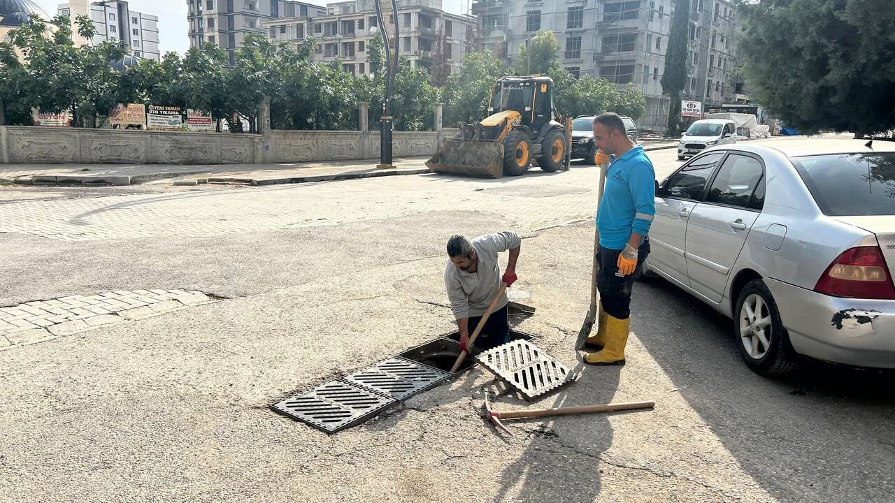 Adıyaman Belediyesi 110 Personel Ve 40 Araçla Sahada (4)
