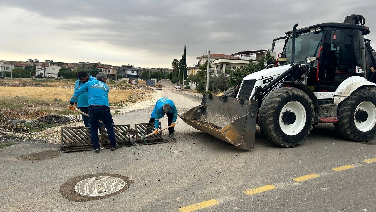 Adıyaman Belediyesi 110 Personel Ve 40 Araçla Sahada