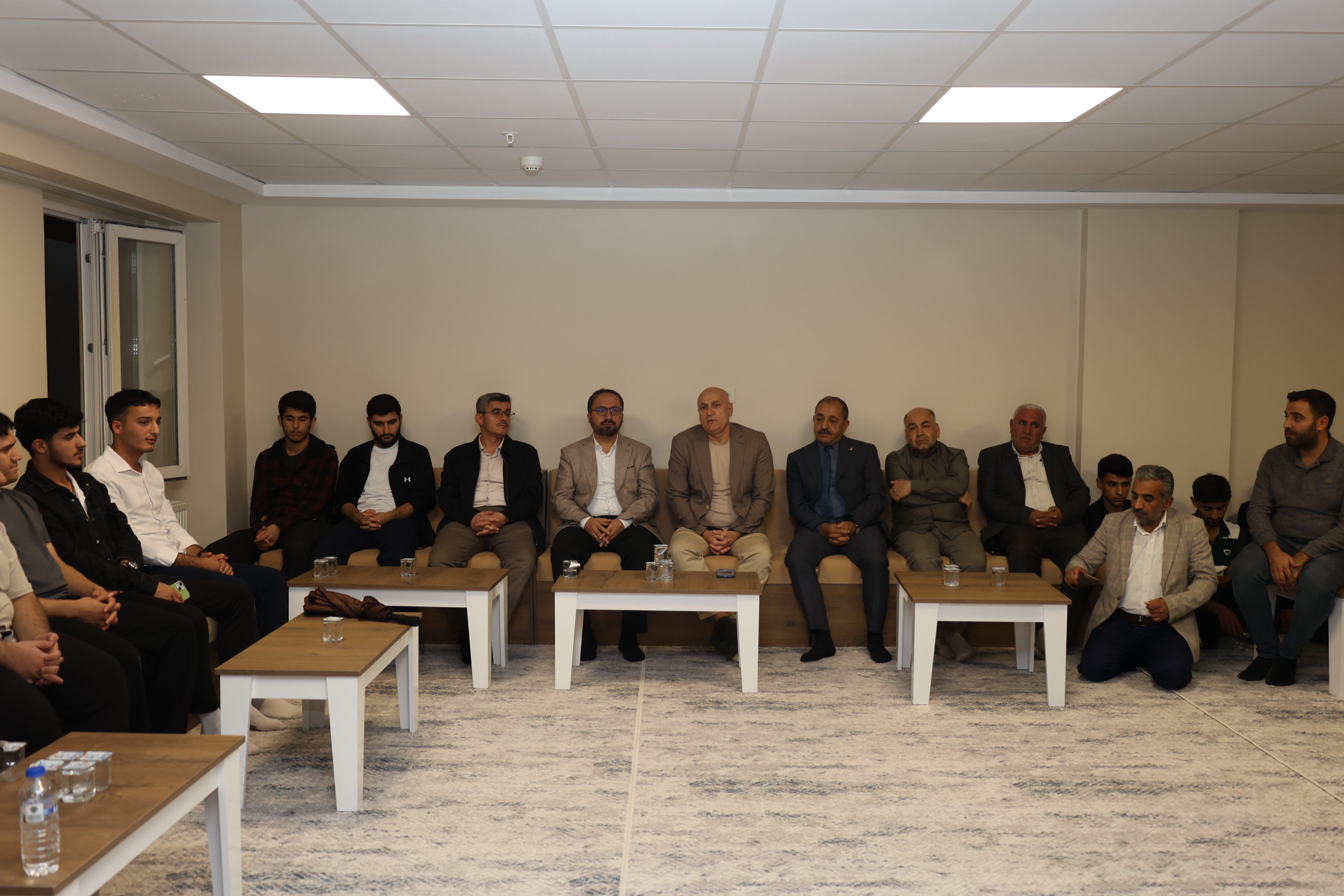 Adıyaman’da Öğrencilerle Manevi Değerler Üzerine Sohbet