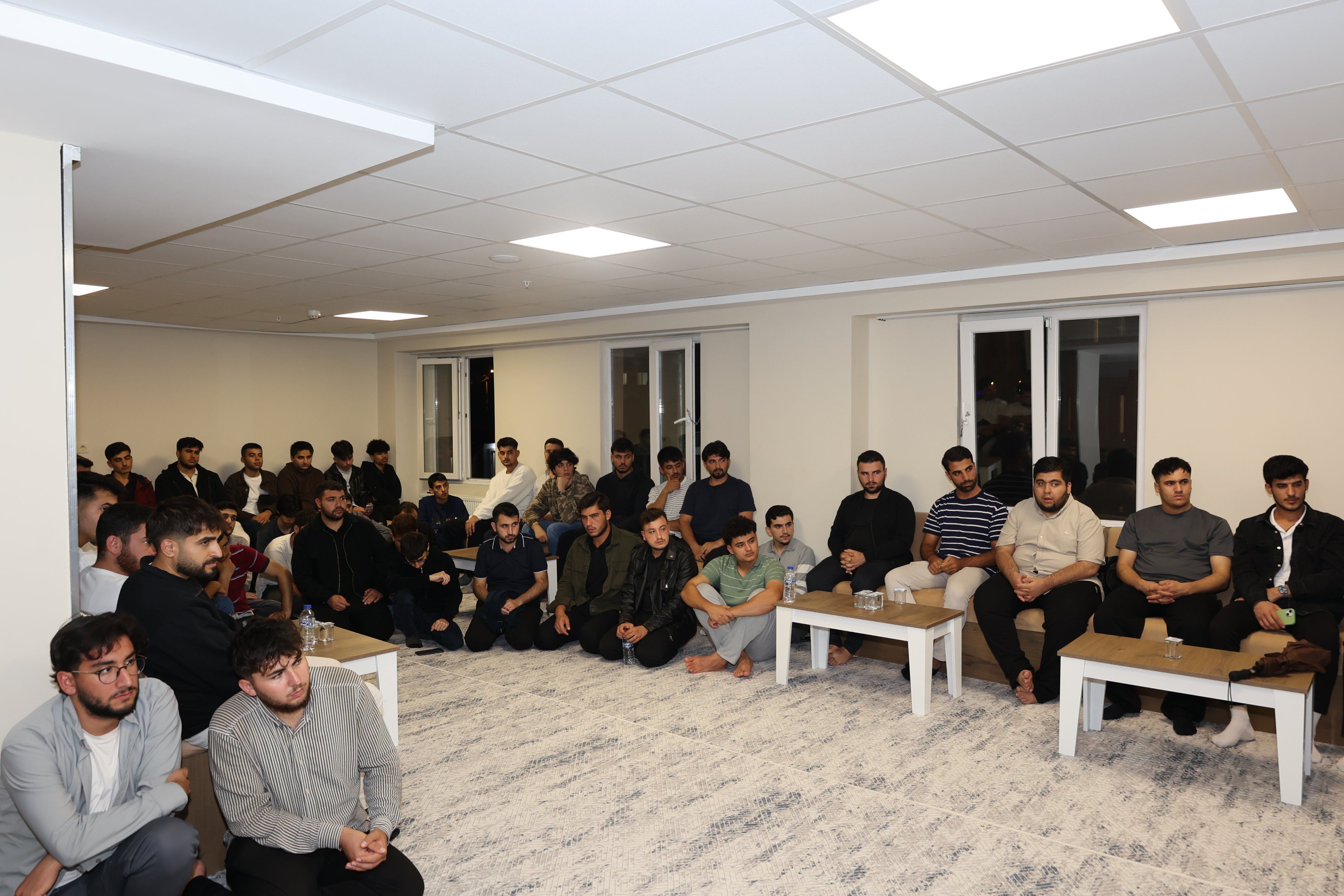 Adıyaman’da Öğrencilerle Manevi Değerler Üzerine Sohbet2