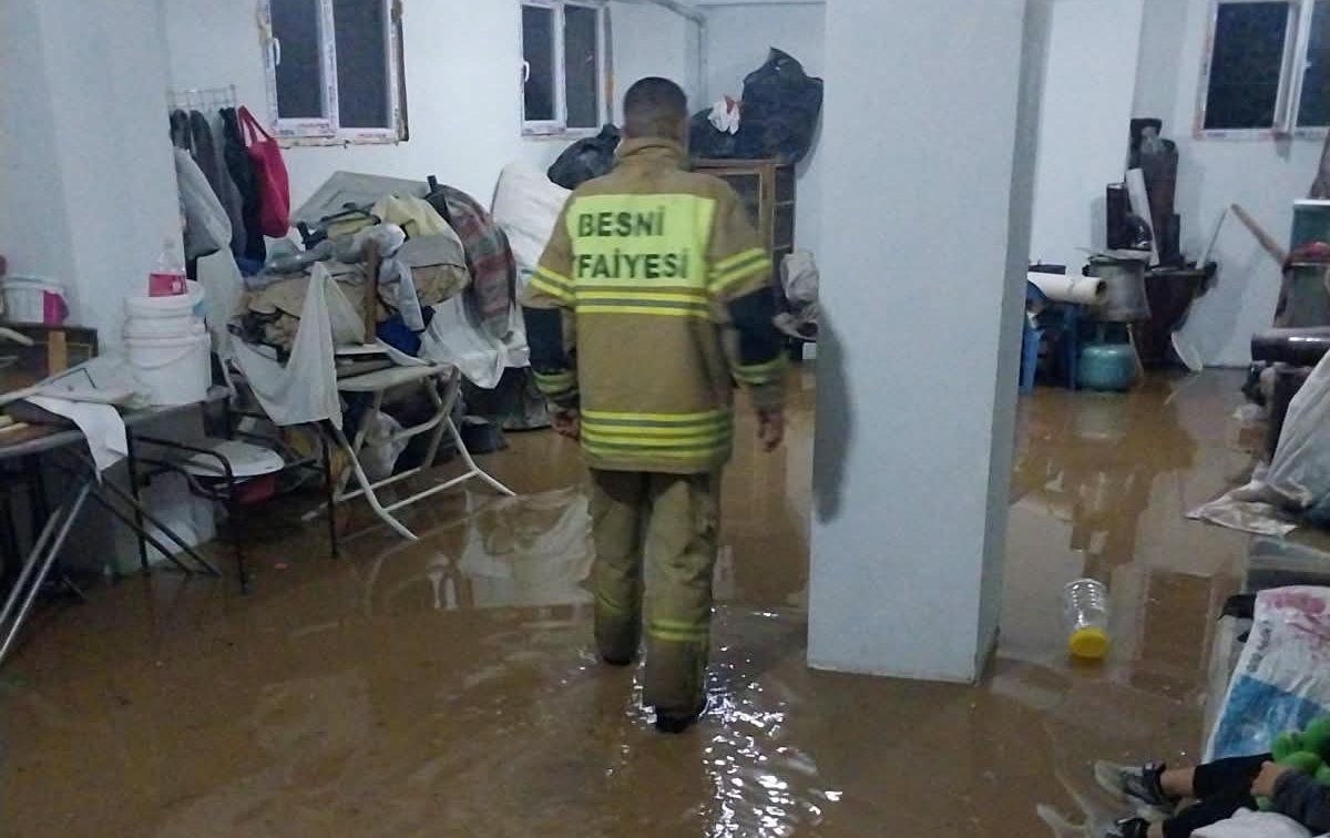 Besni Sağanak Yağış Sel (2)