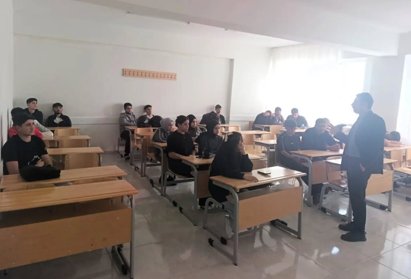 Besni’de Öğrencilere İş Sağlığı Ve Güvenliği Semineri Verild