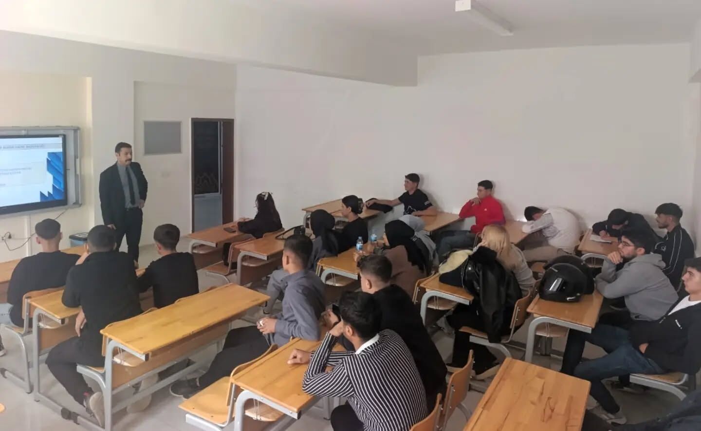 Besni’de Öğrencilere İş Sağlığı Ve Güvenliği Semineri Verildi4