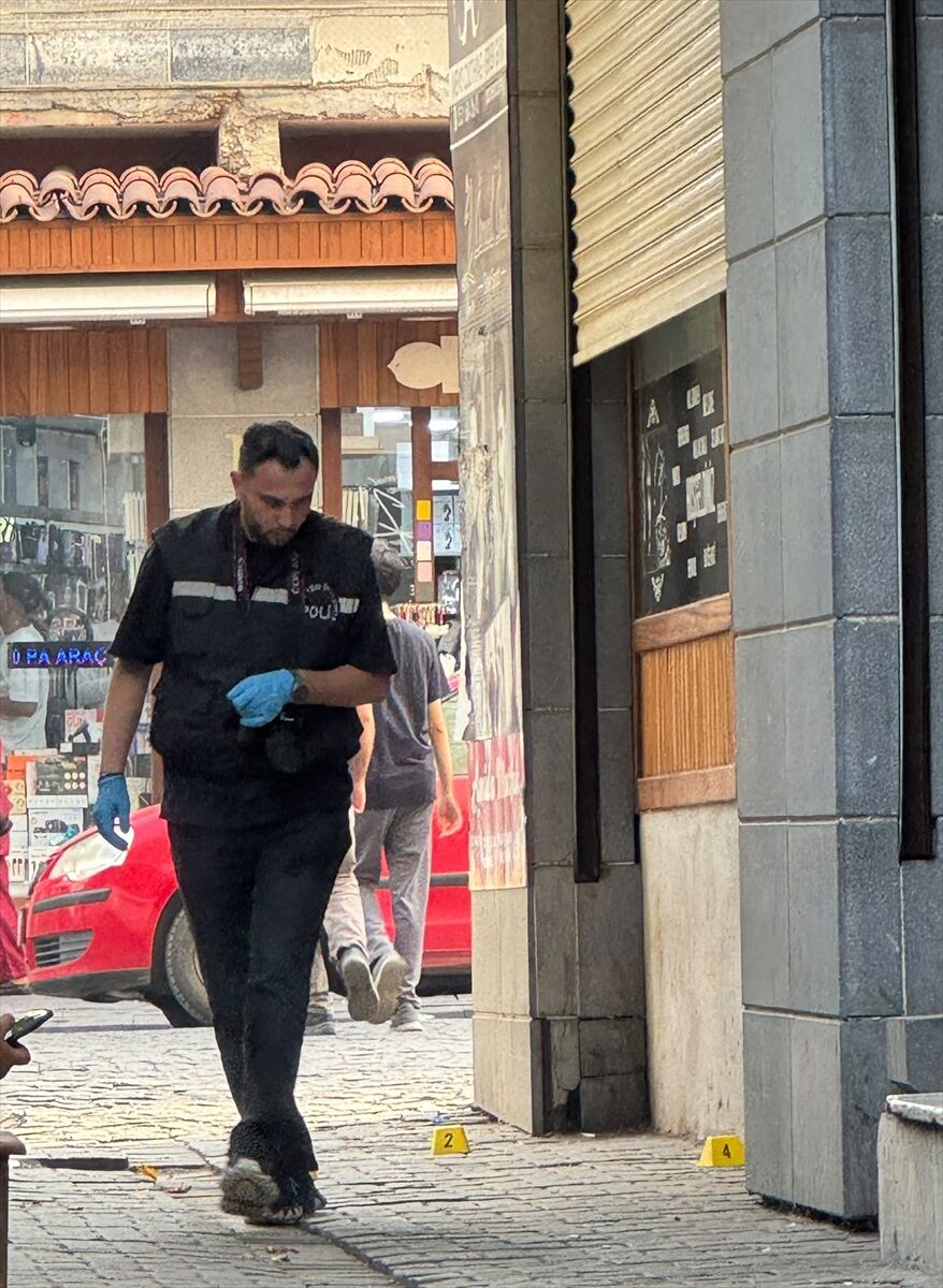 Diyarbakır Sur'da Silahlı Kavgada 2 Kişi Yaralandı