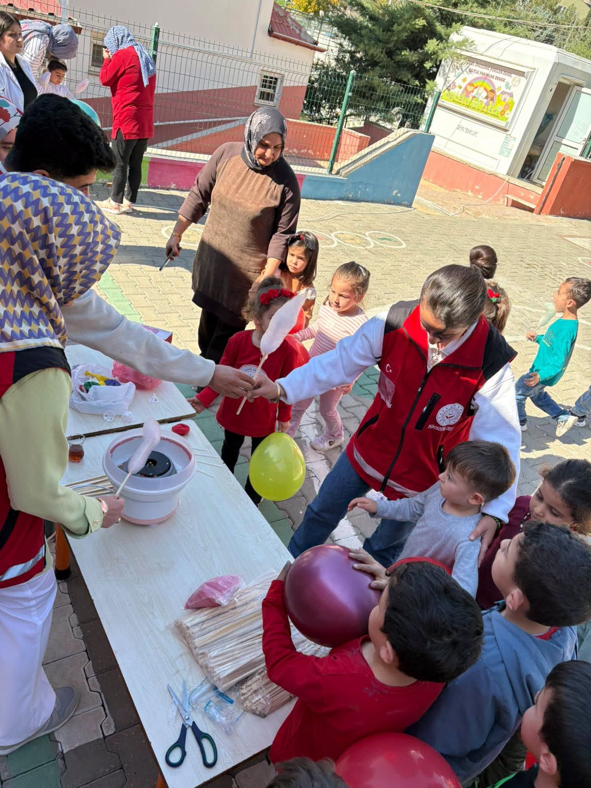 Mobil Sosyal Hizmet Aracı Miniklerle Buluştu4