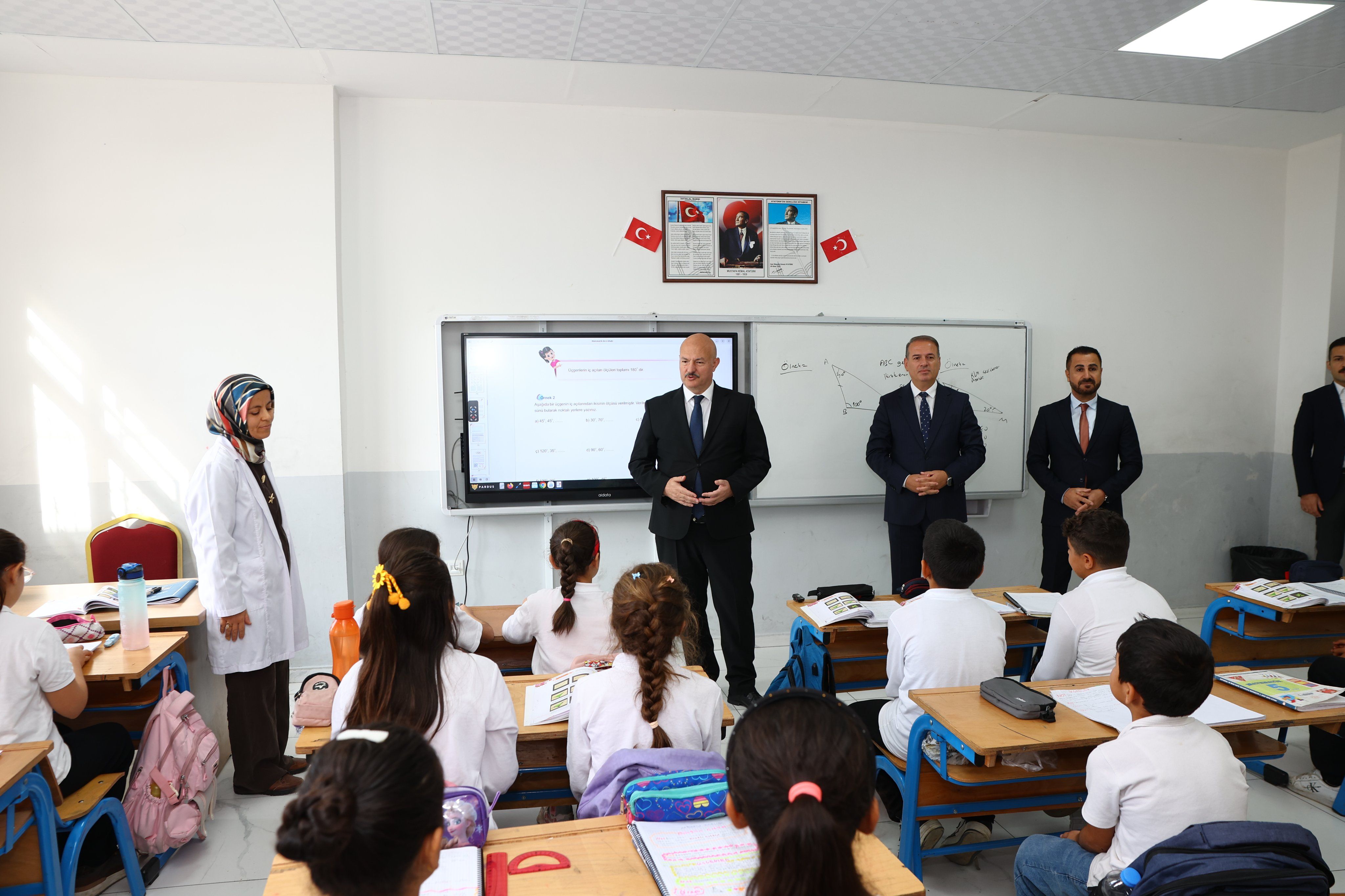 Vali Abdullah Küçük, Öğrencilerle Bir Araya Geldi4