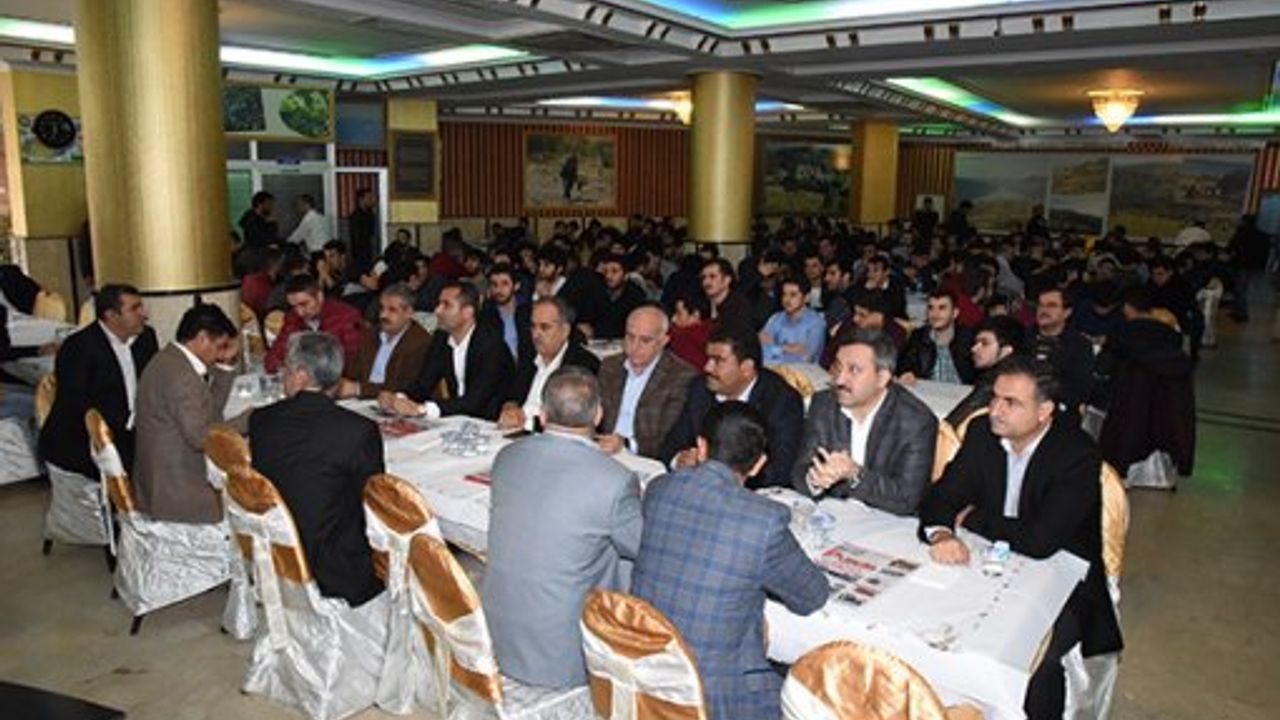 Adıyamanlılar Vakfı, 900 öğrenciye burs verdi