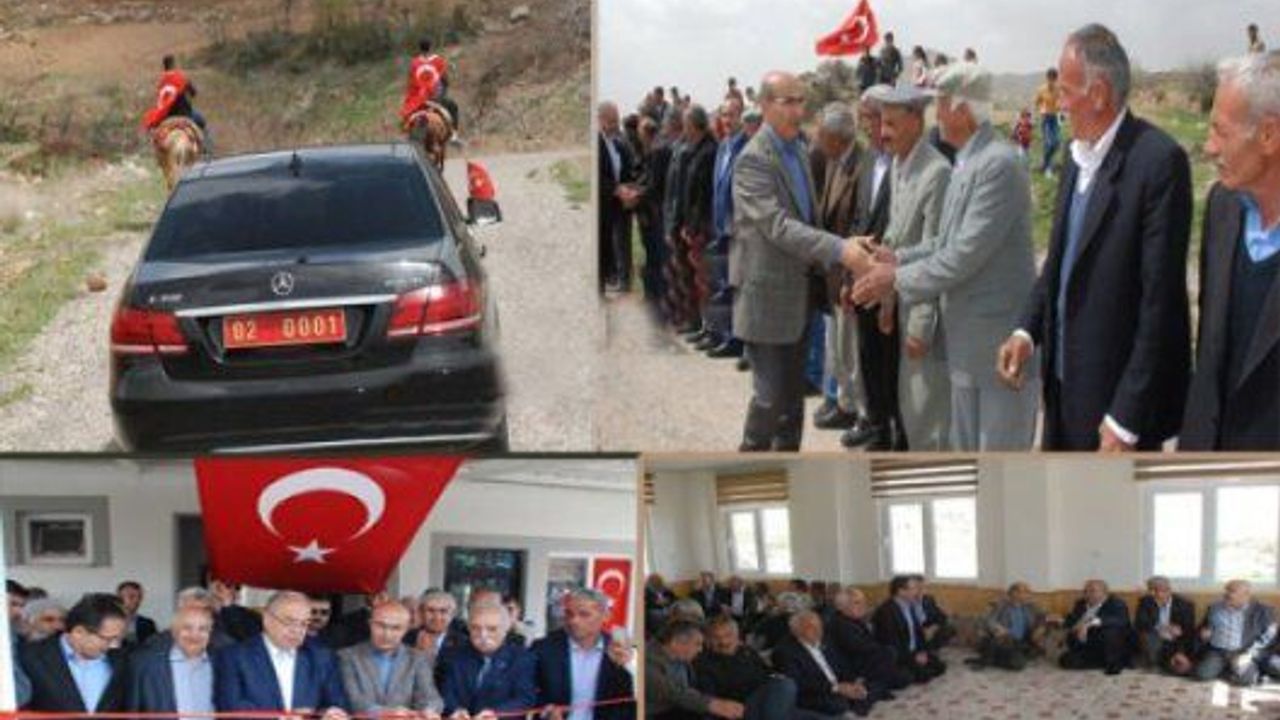 Valiye Türk Bayraklı Atlı Eskort