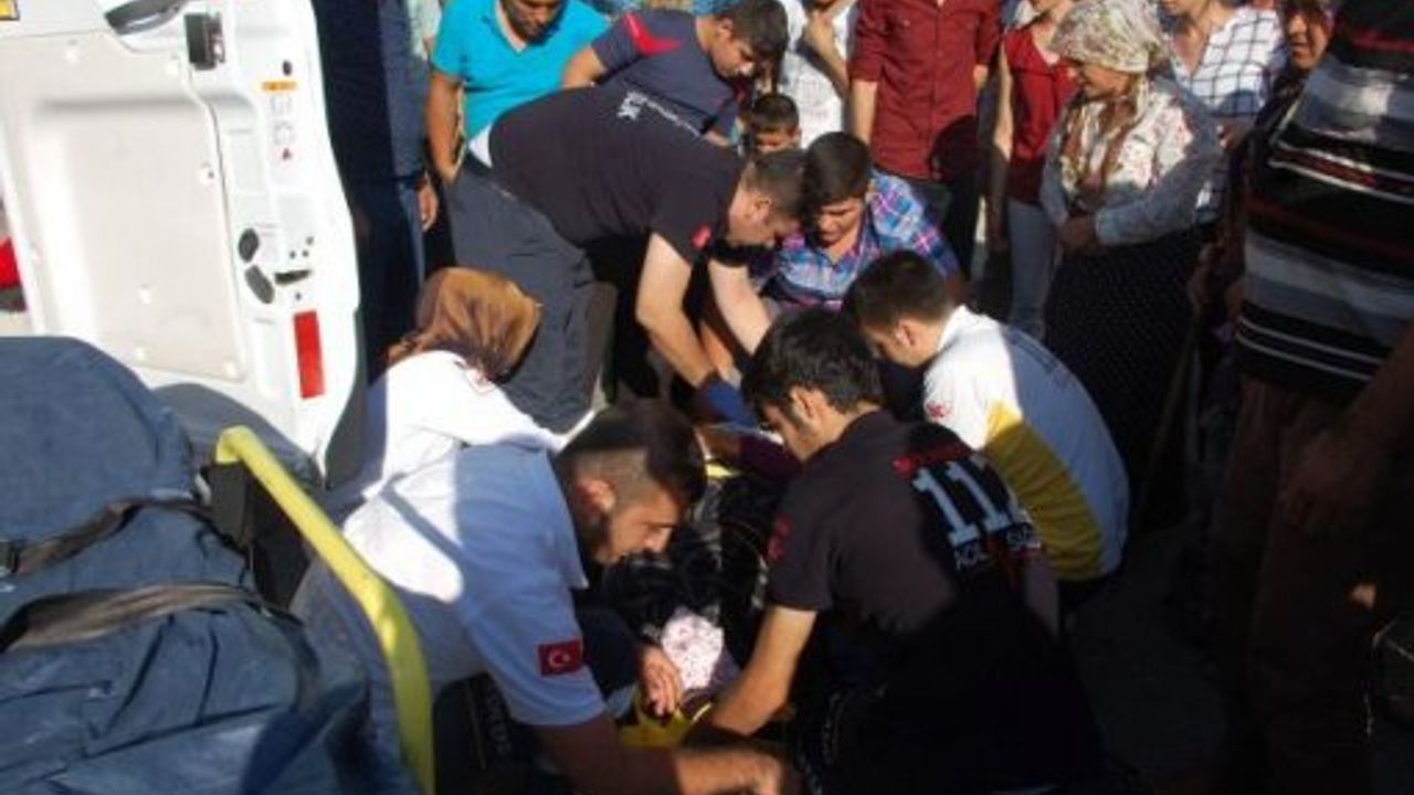 Hafif ticari araç yayaya çarptı: 1 yaralı