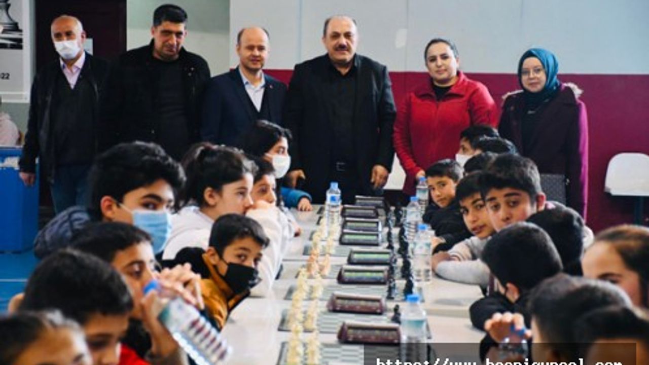 Besni'de Satranç Turnuvası Başladı