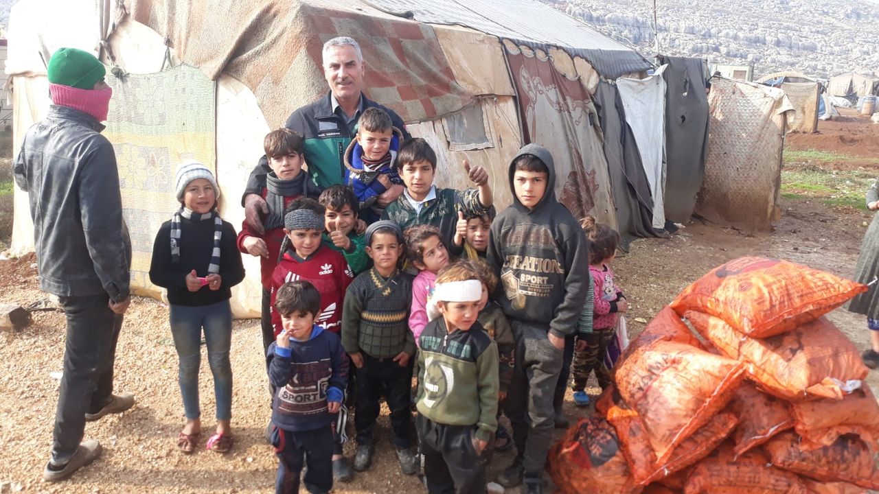 İHH Besni'den İdlib'deki Çadır Kamplarda Yaşayanlara Un Yardımı Çağrısı